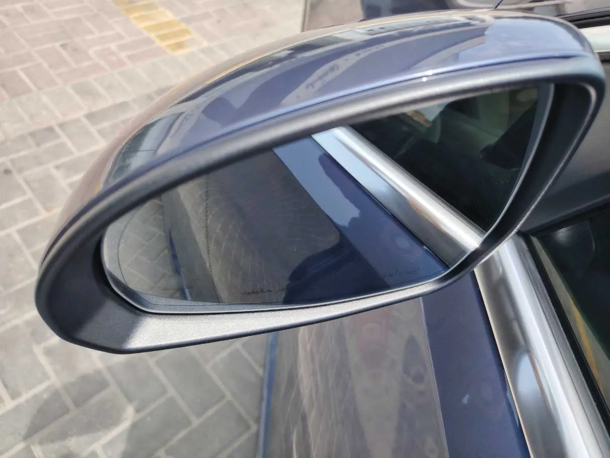 Car image 27