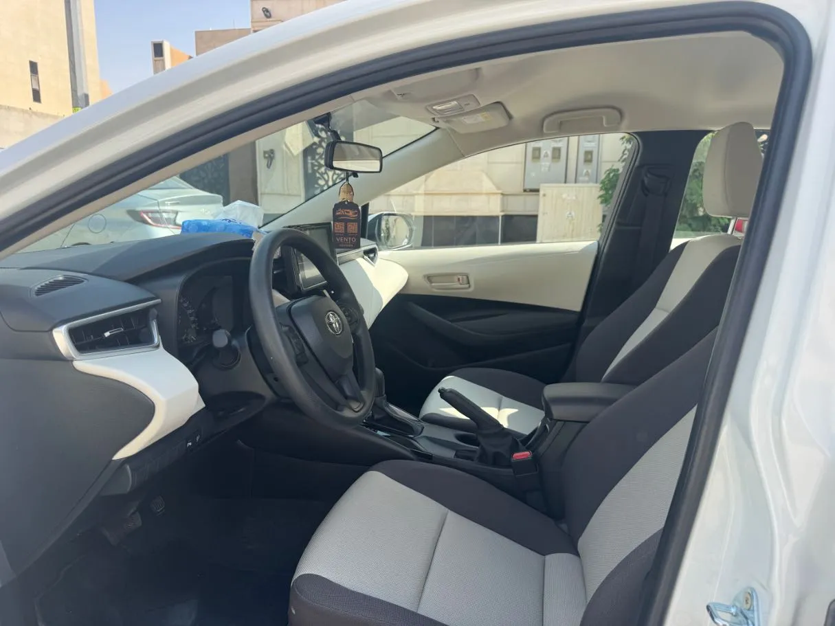 Car image 11