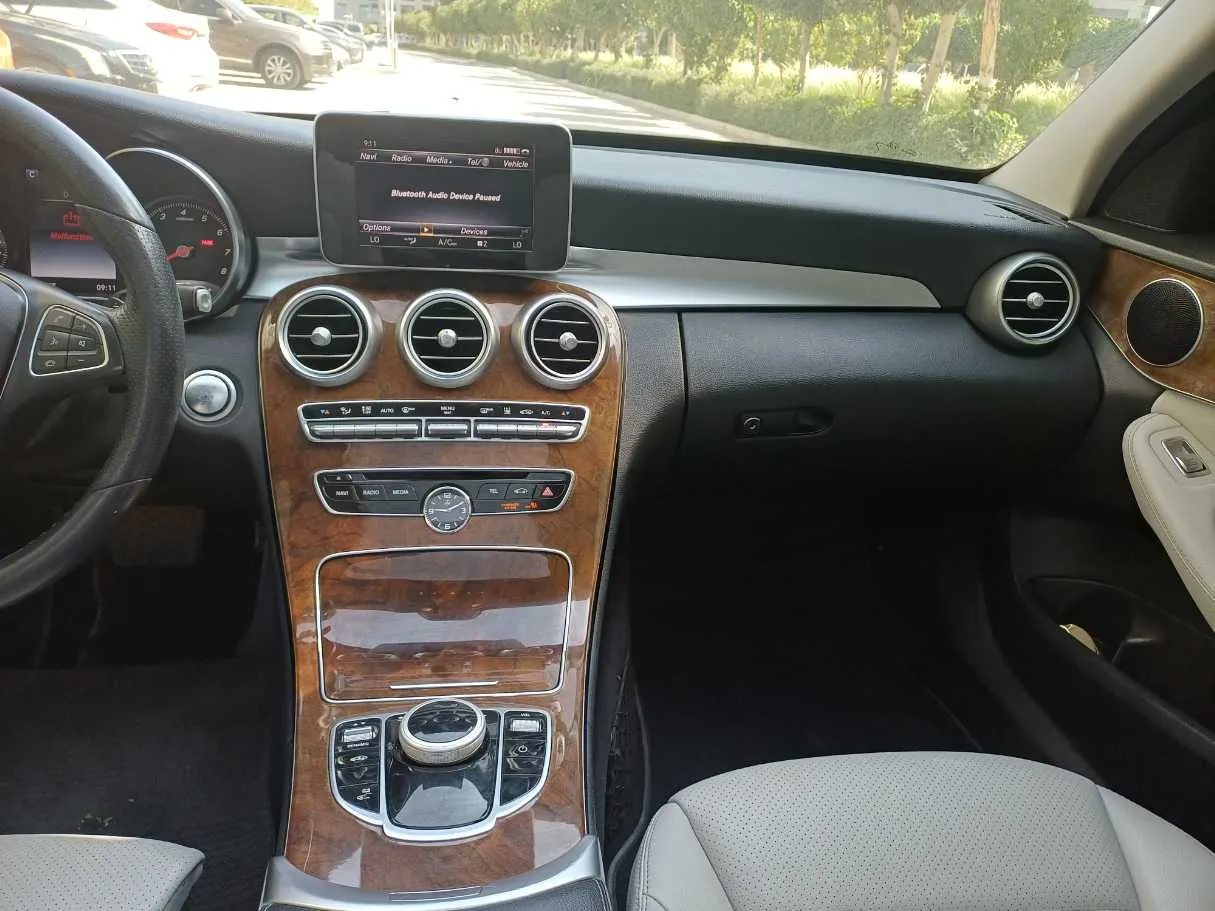 Car image 16