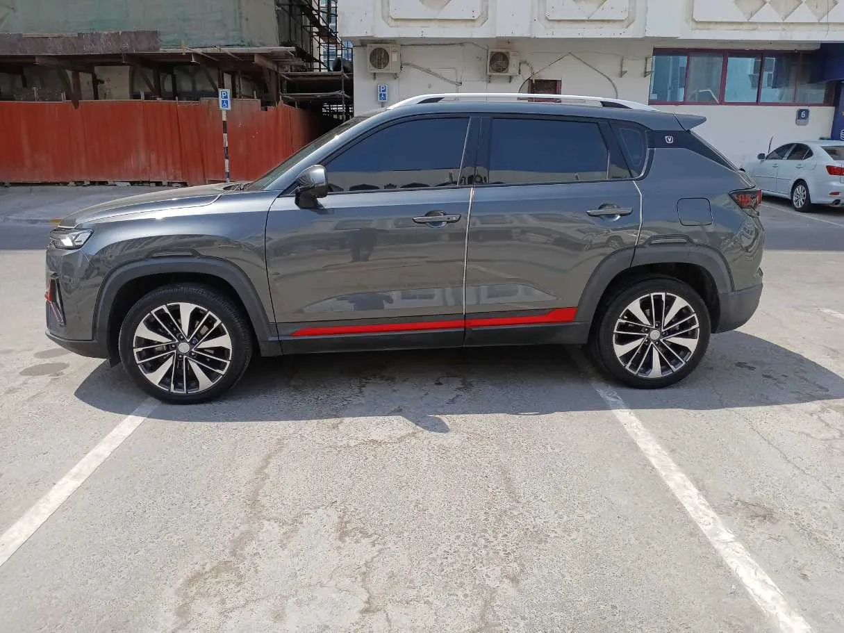 Car image 4