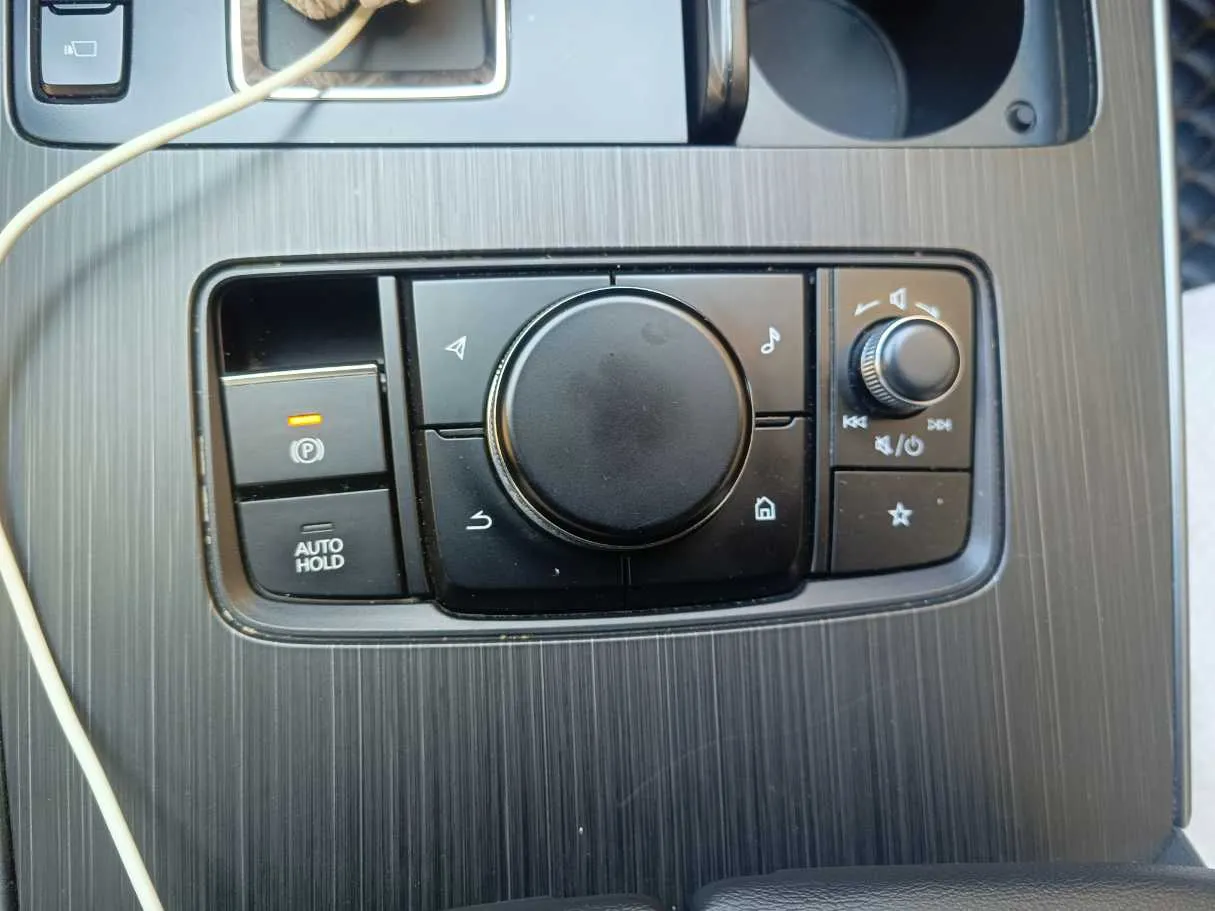 Car image 32