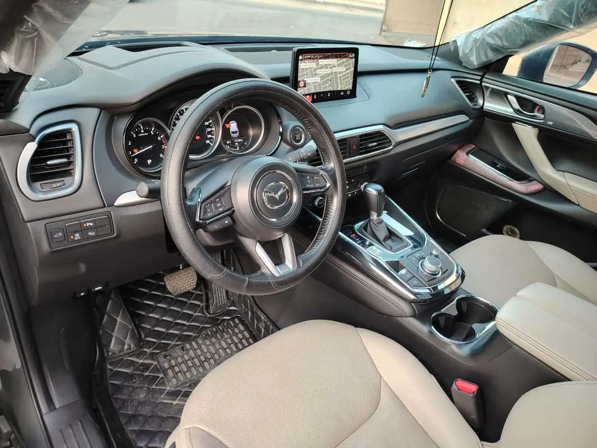 Car image 13