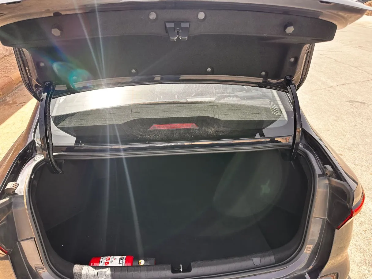 Car image 22