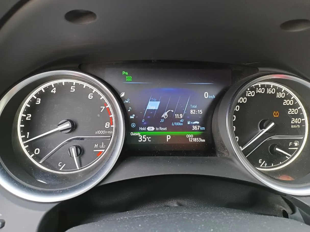 Car image 18