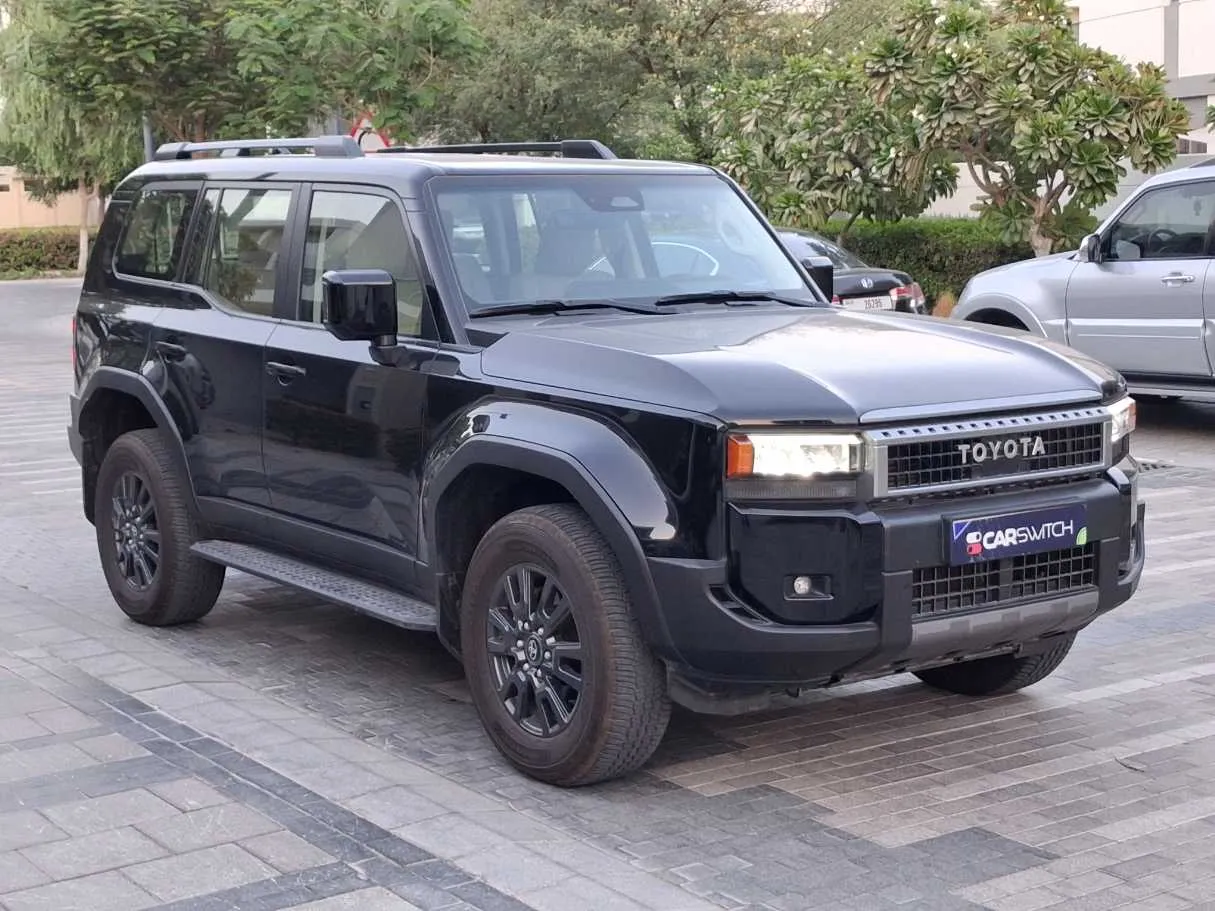 Car image 4