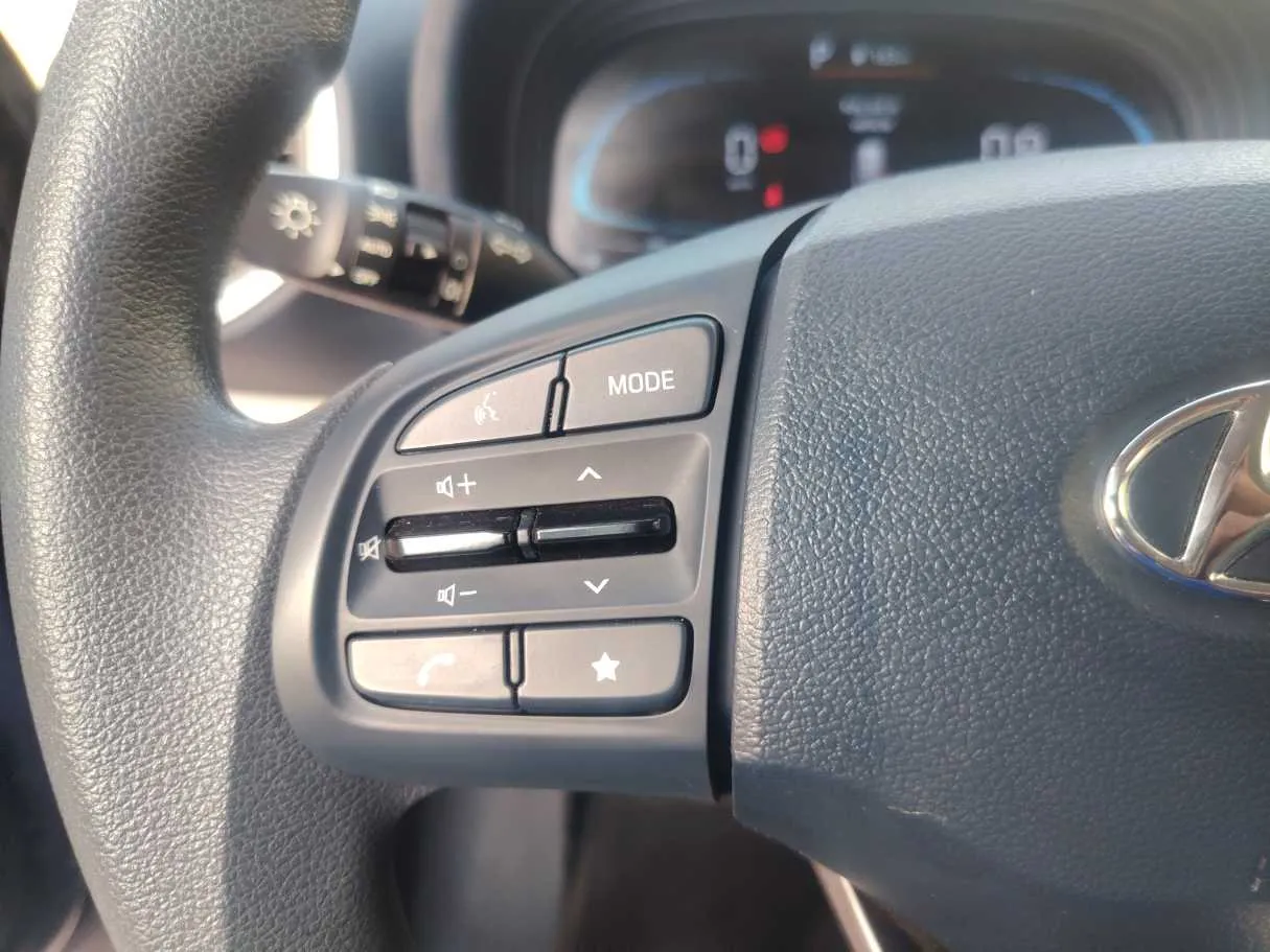Car image 29