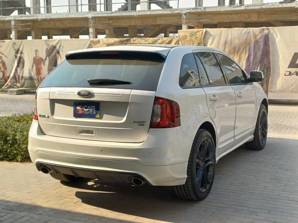 Car image 5
