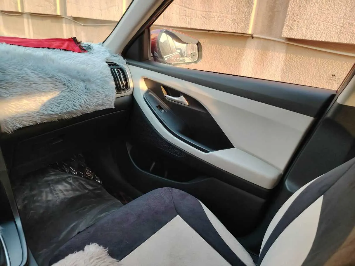 Car image 33