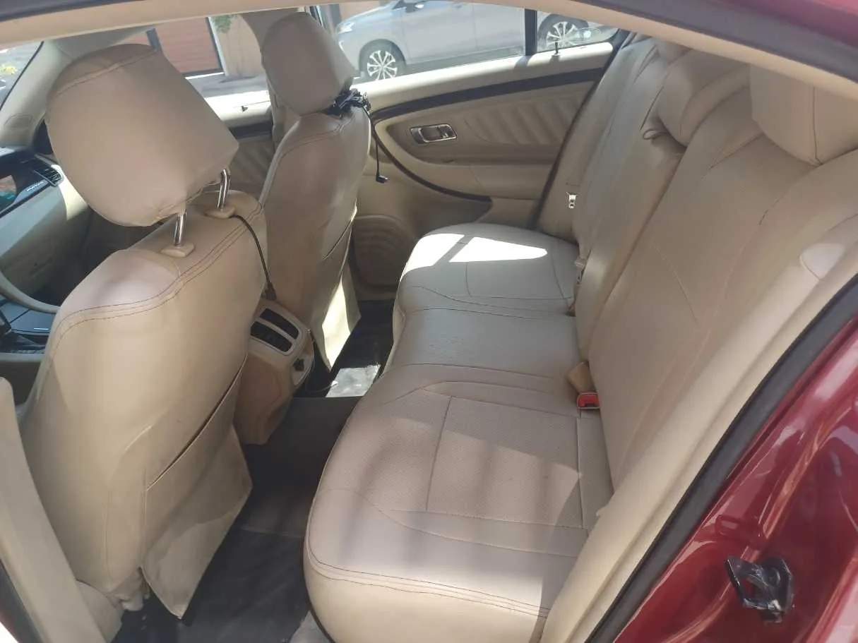 Car image 15