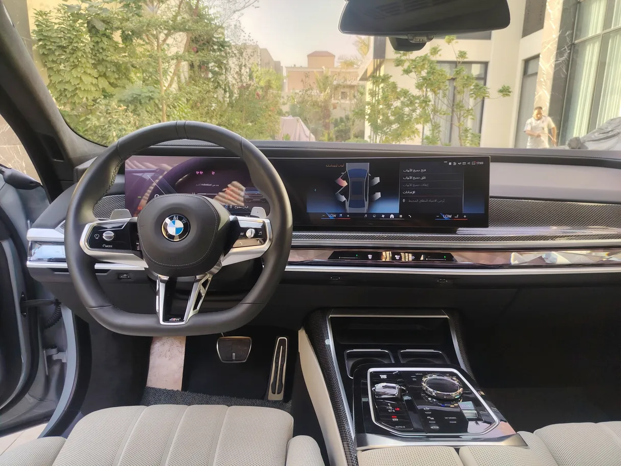 Car image 24