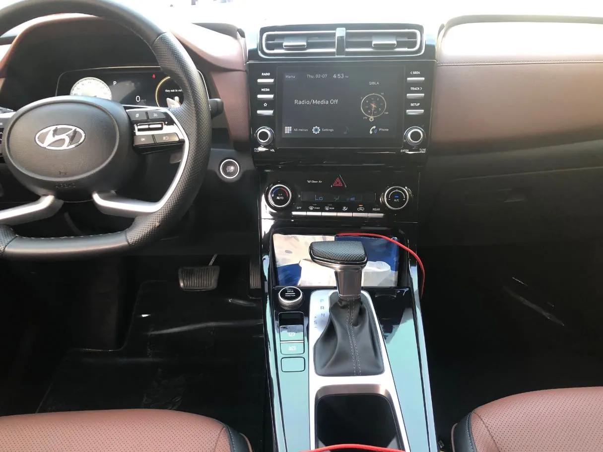 Car image 16