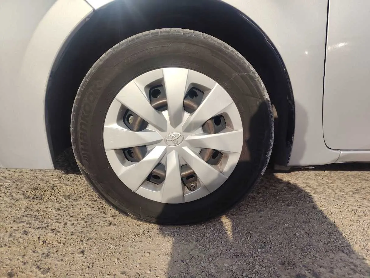 Car image 10