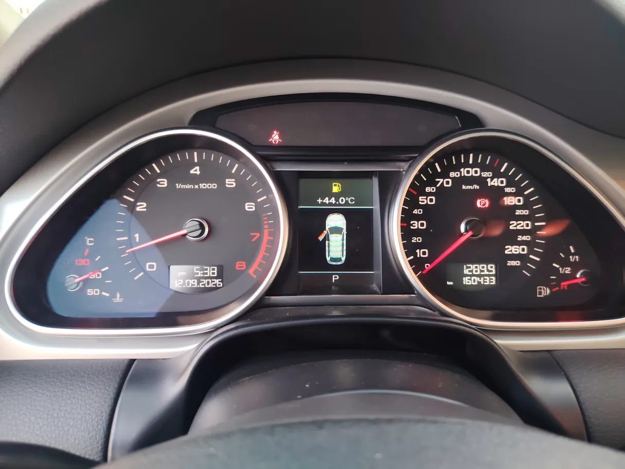 Car image 23