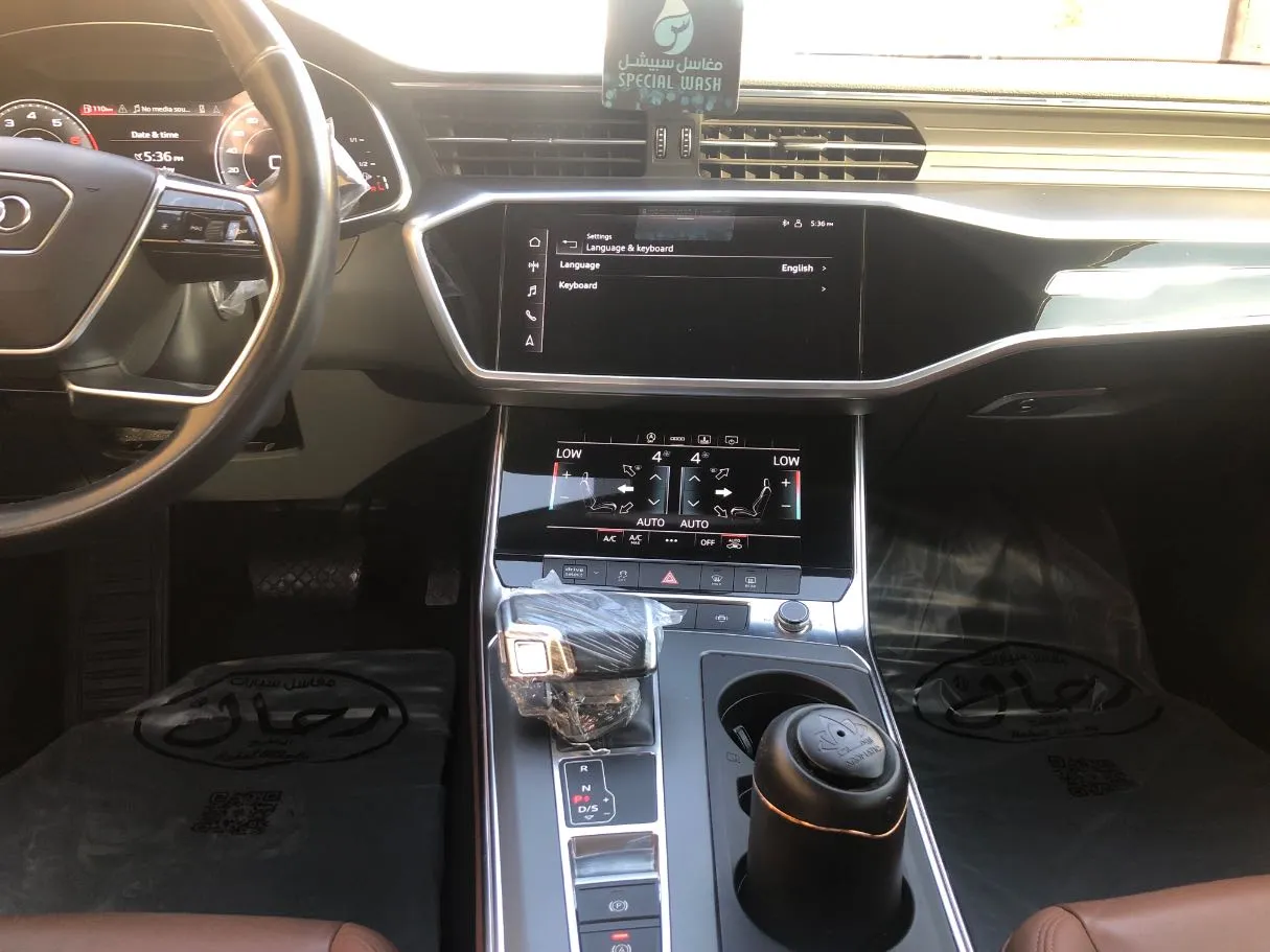 Car image 16