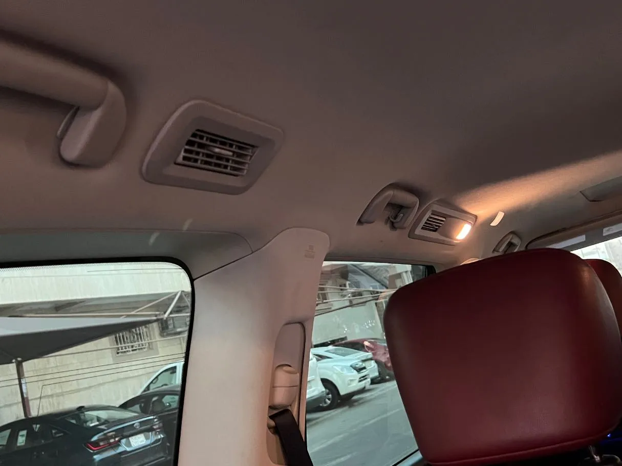 Car image 36