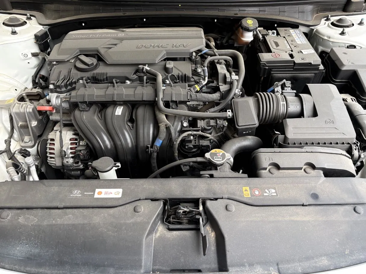 Car image 19