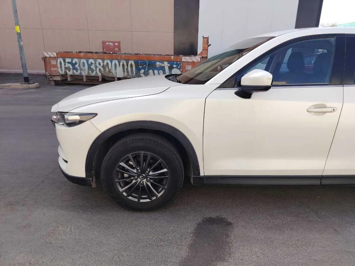Car image 8