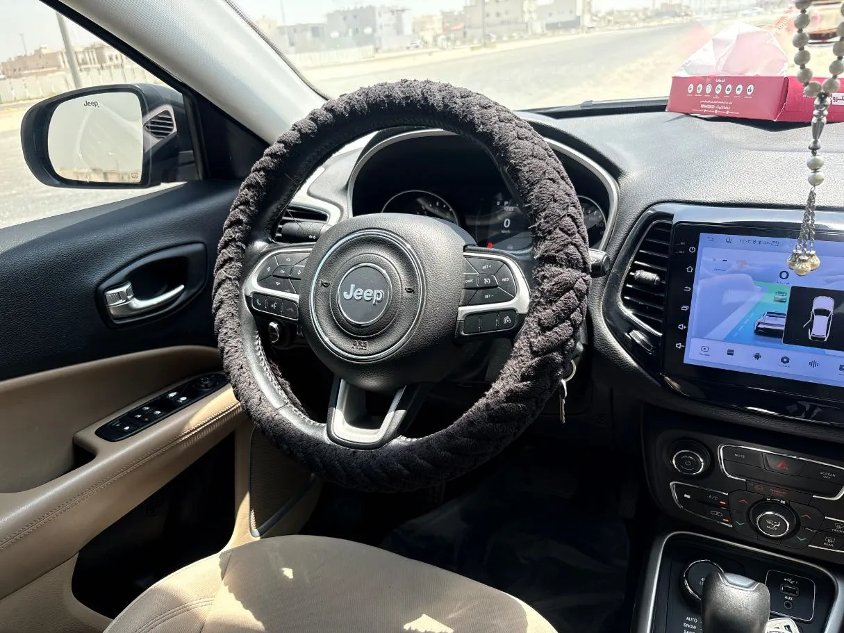 Car image 22