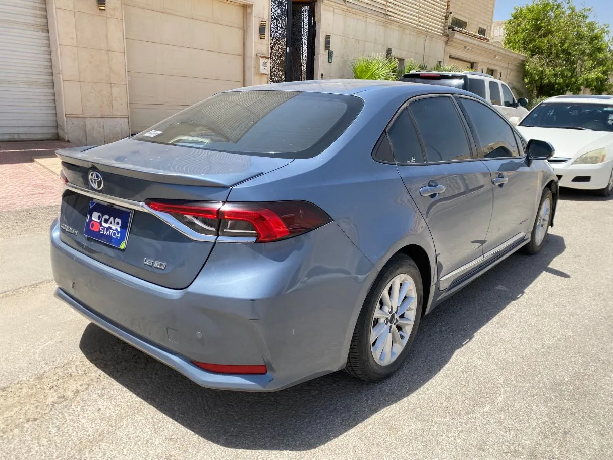 Car image 5