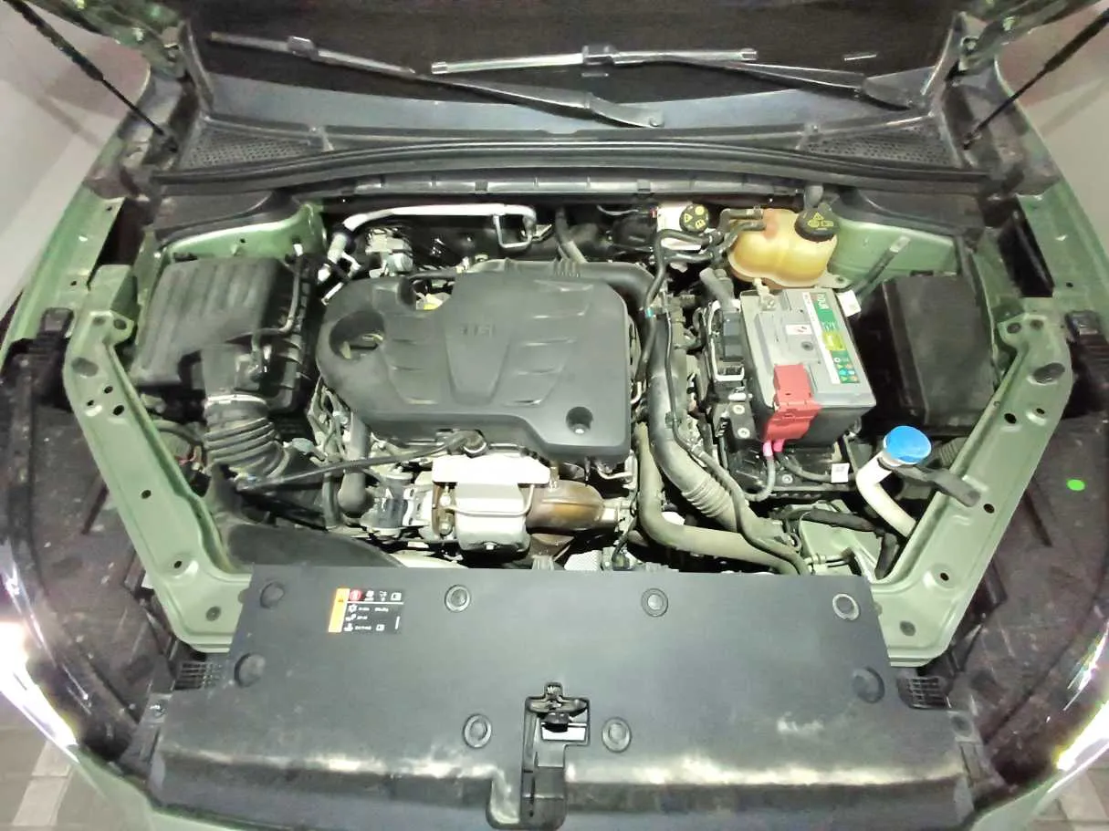 Car image 21