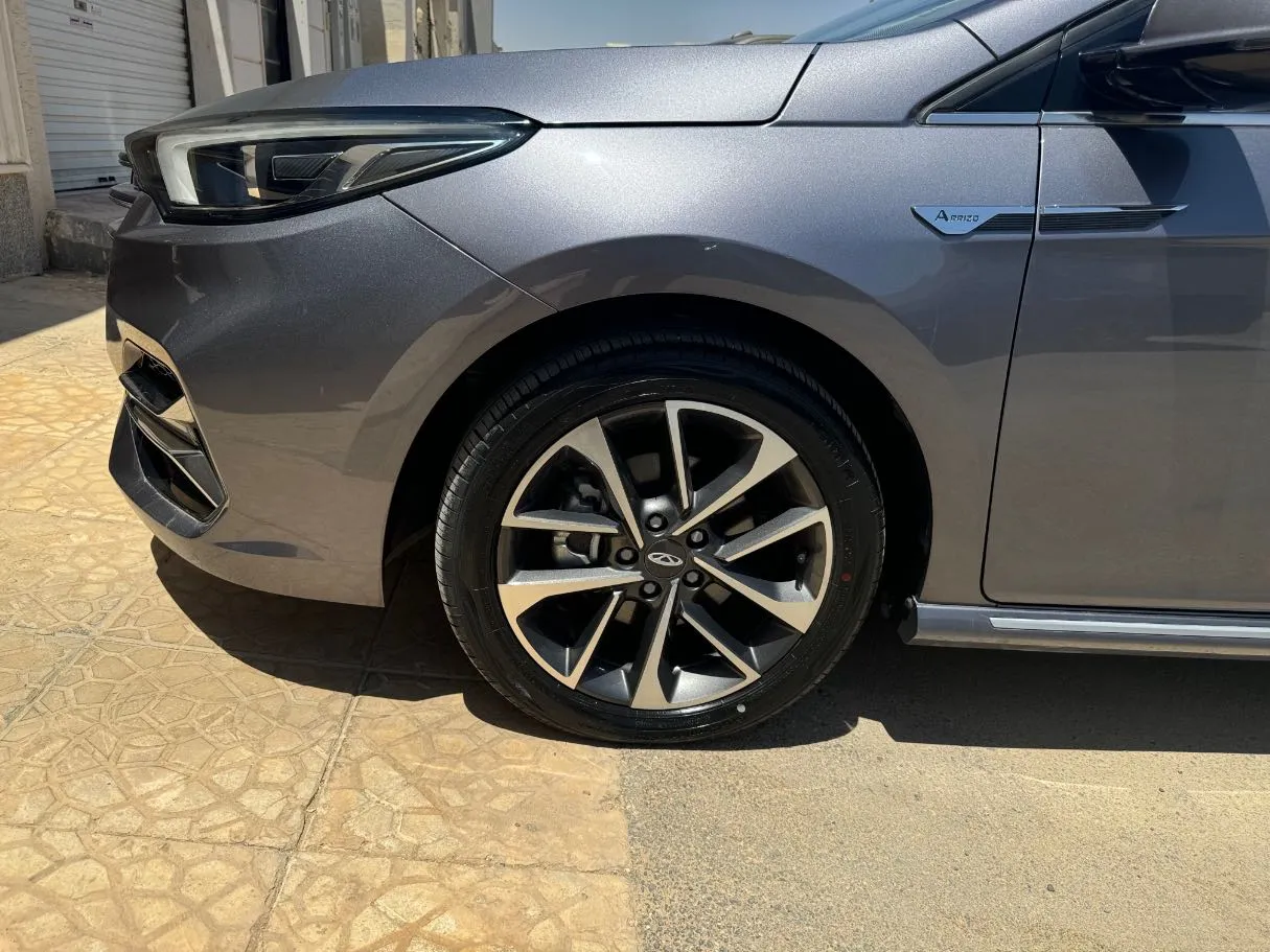 Car image 8