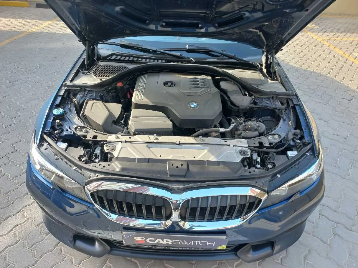 Car image 19
