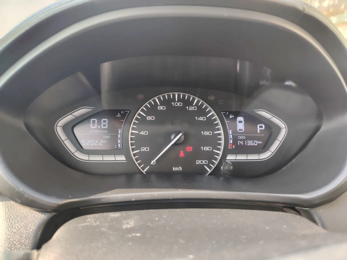 Car image 24