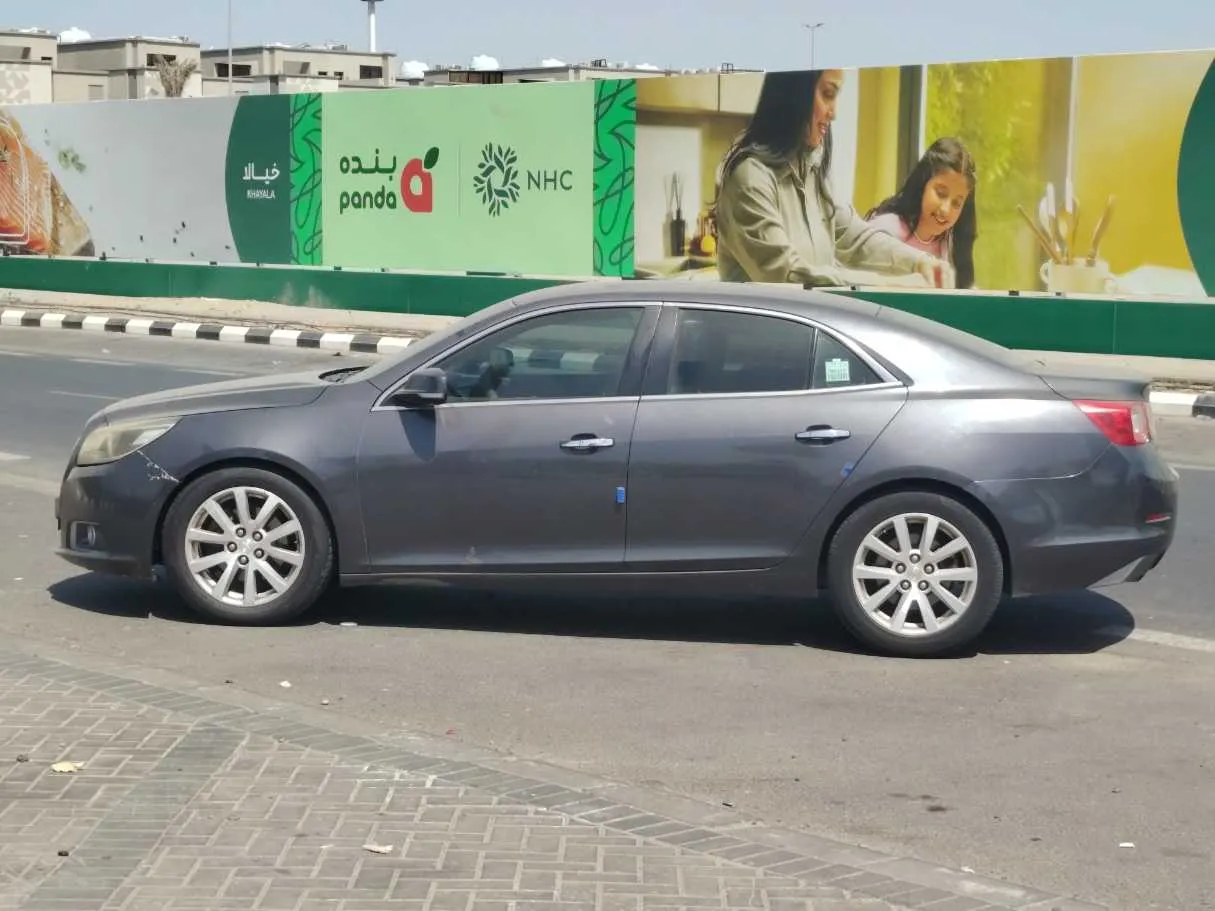 Car image 8