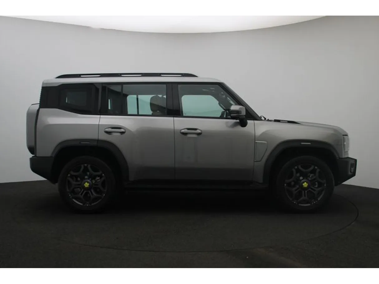 Car image 13