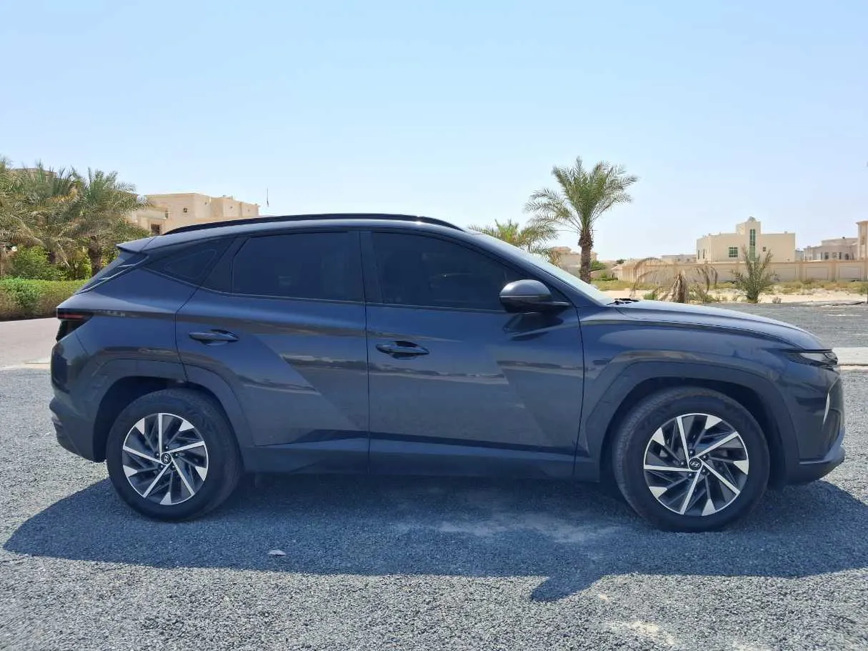 Car image 8