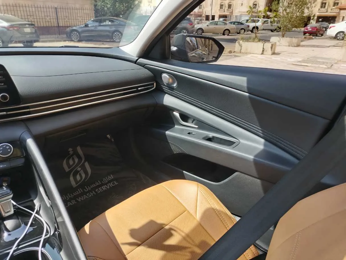 Car image 22