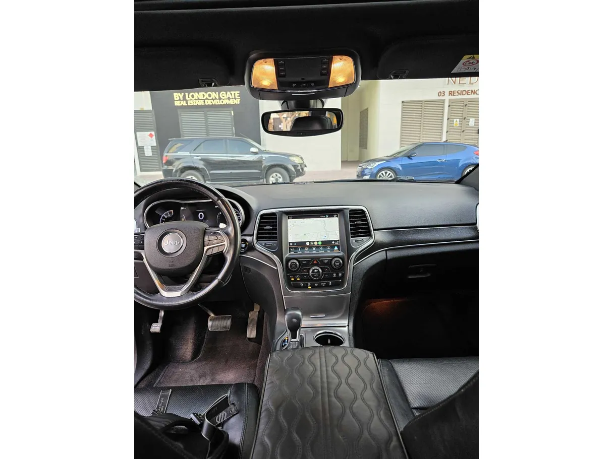 Car image 16