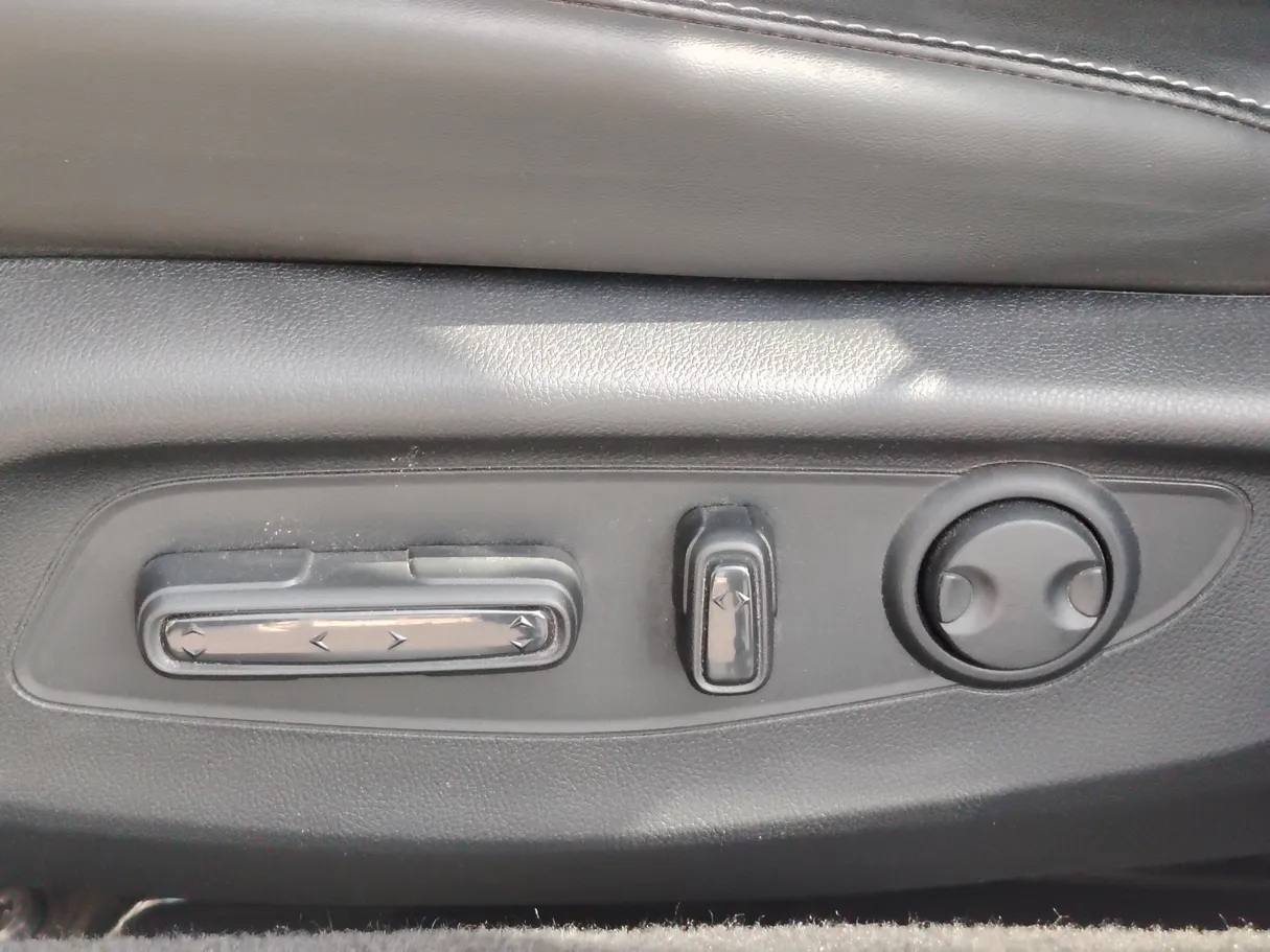 Car image 31