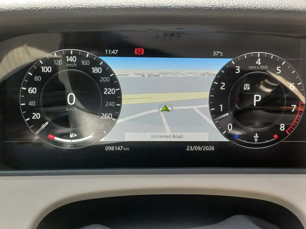Car image 19