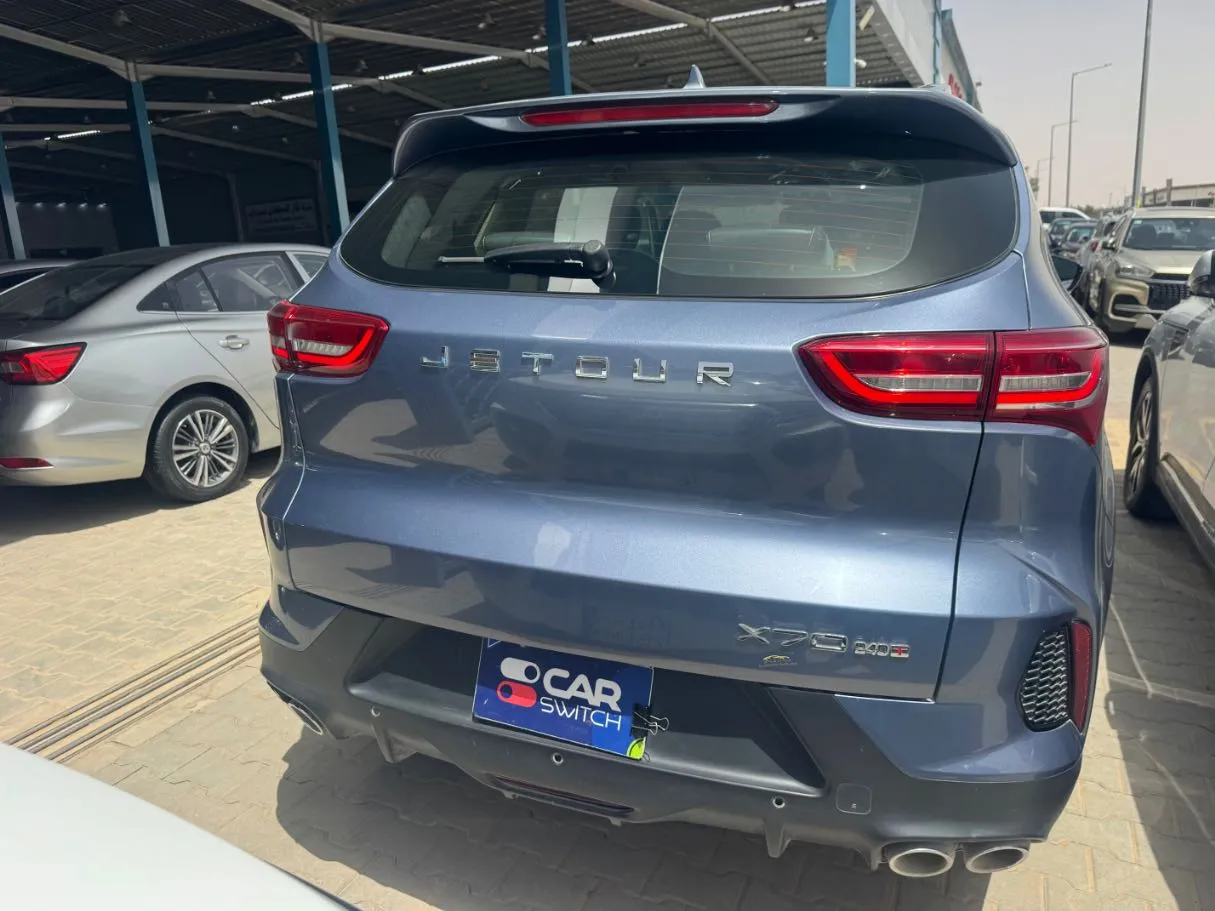 Car image 5