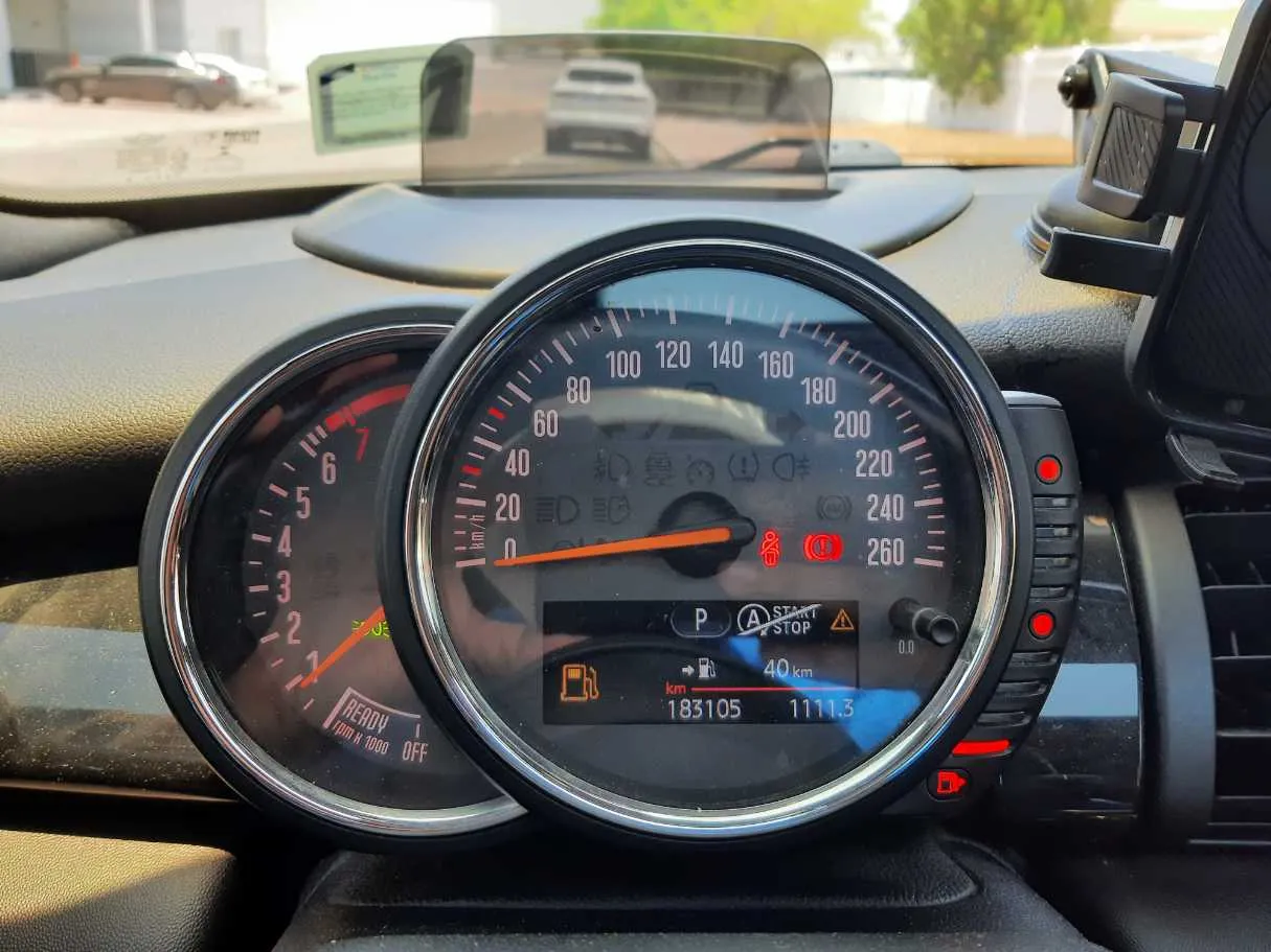 Car image 18