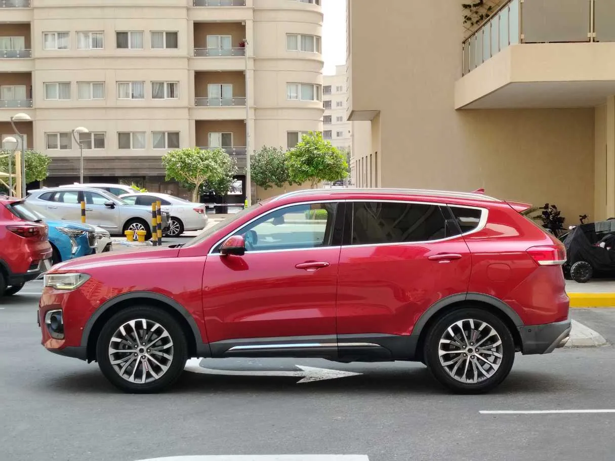 Car image 7