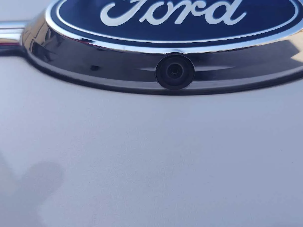 Car image 26