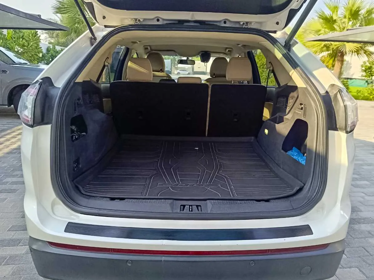 Car image 29