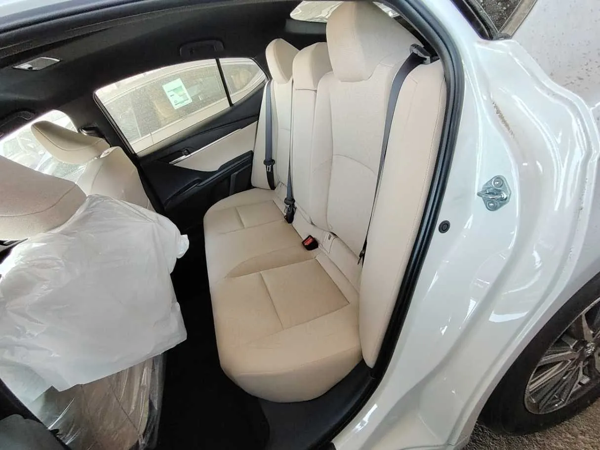 Car image 20