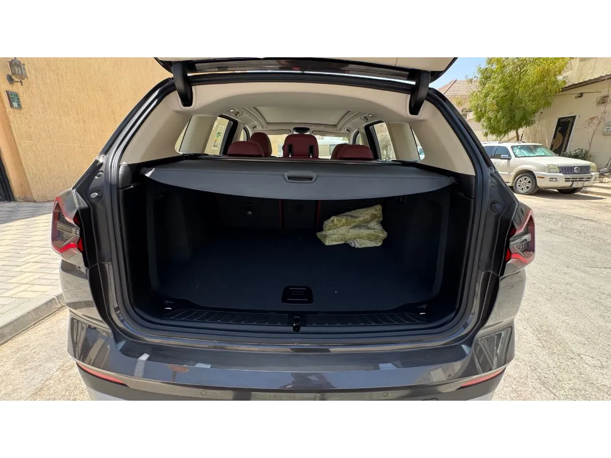 Car image 21