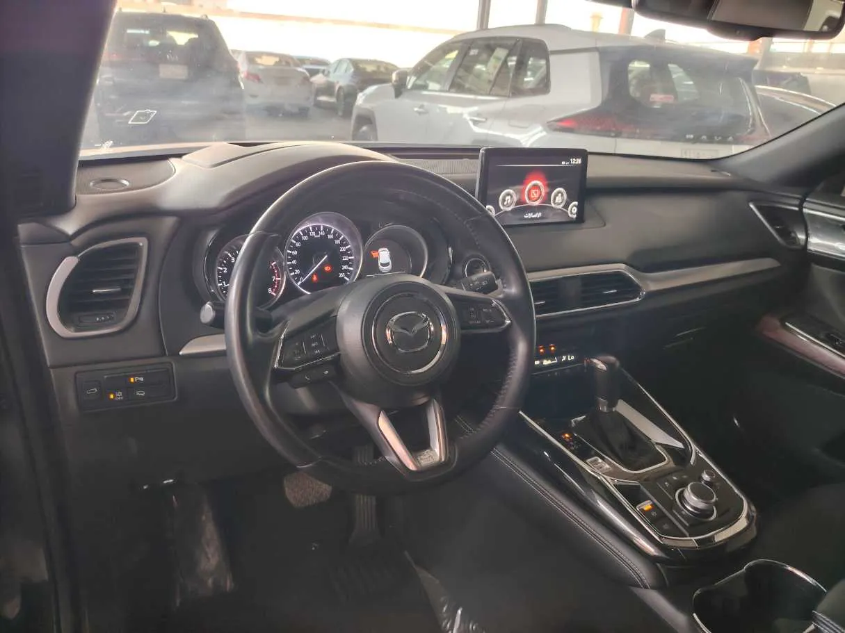 Car image 13