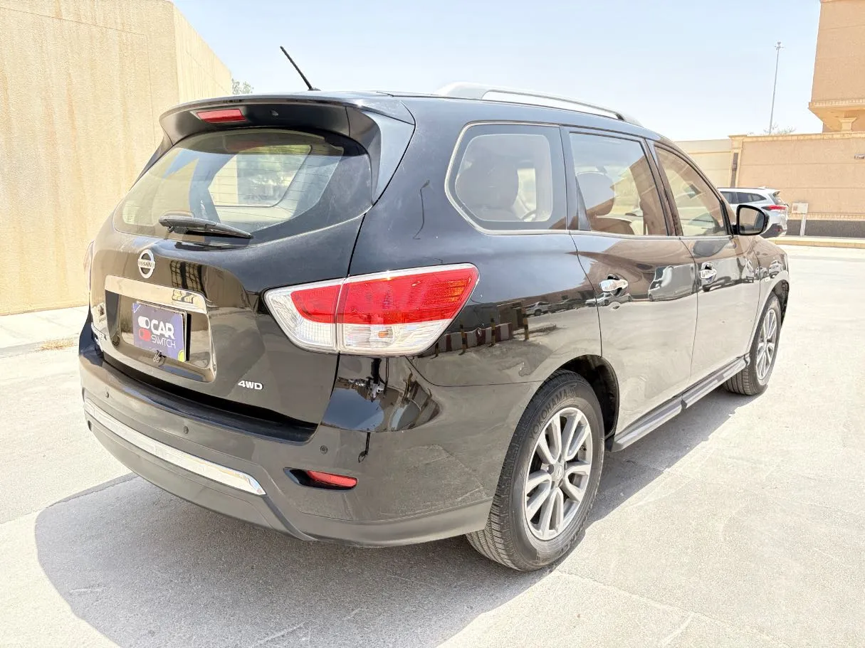 Car image 5