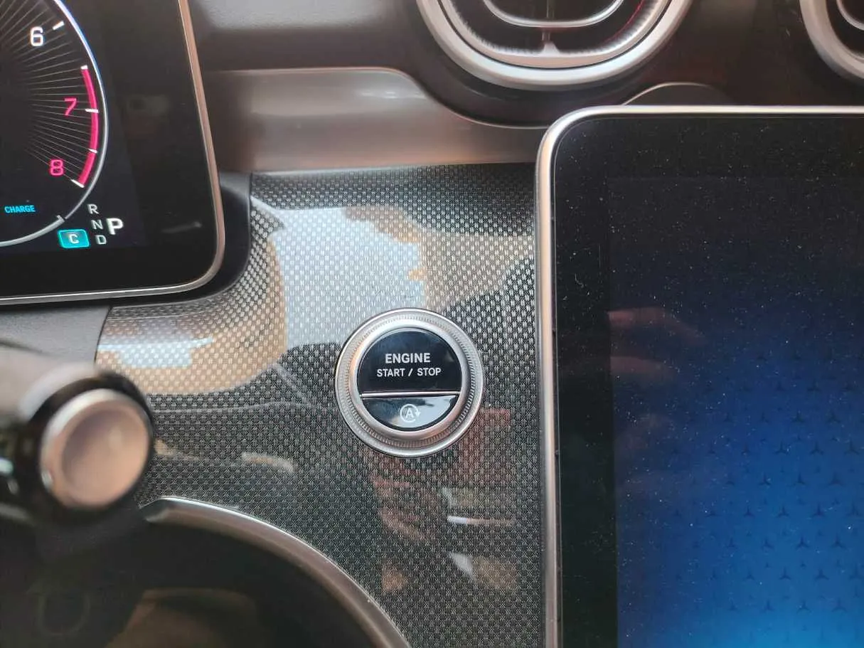 Car image 32