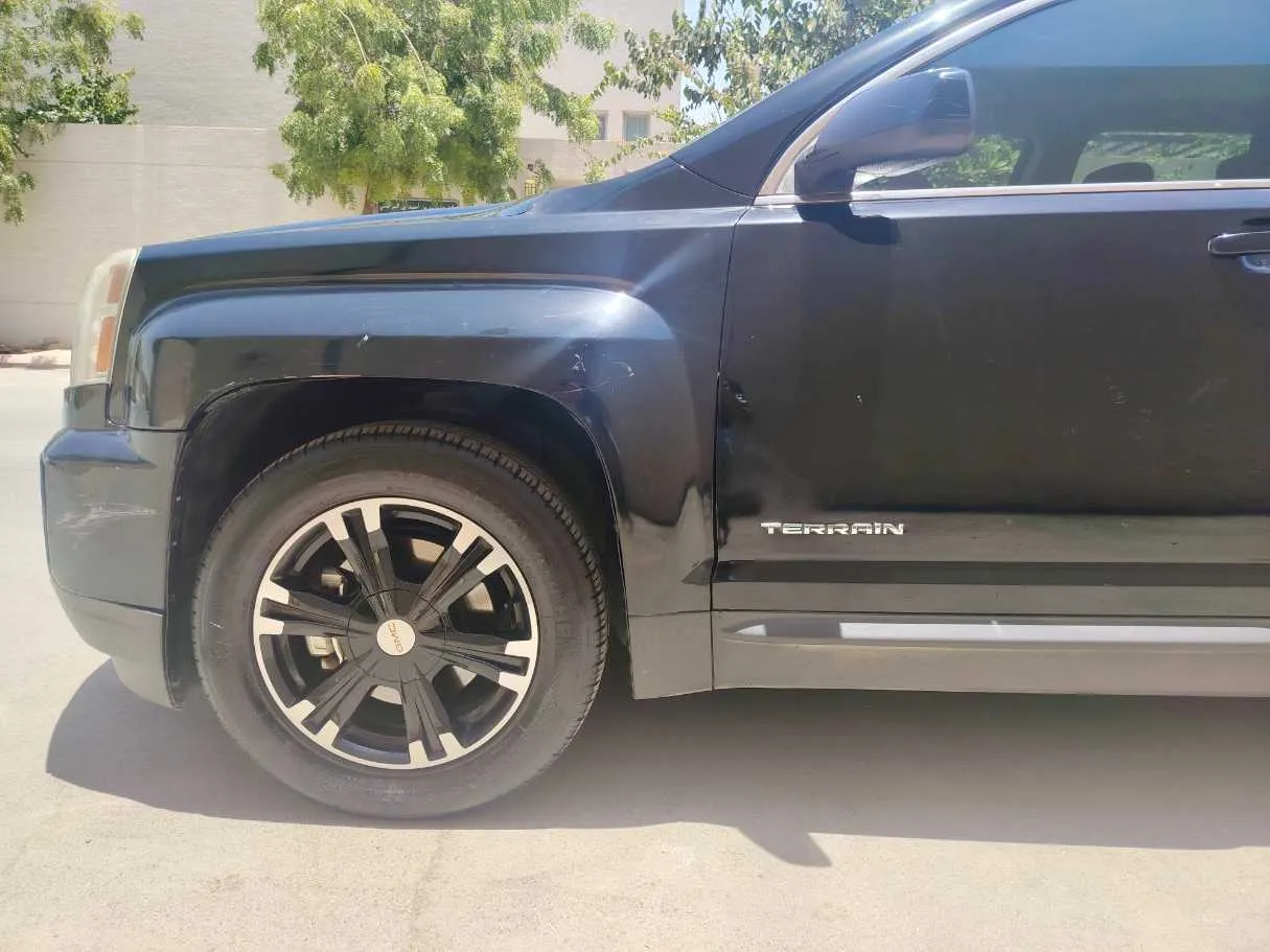Car image 9