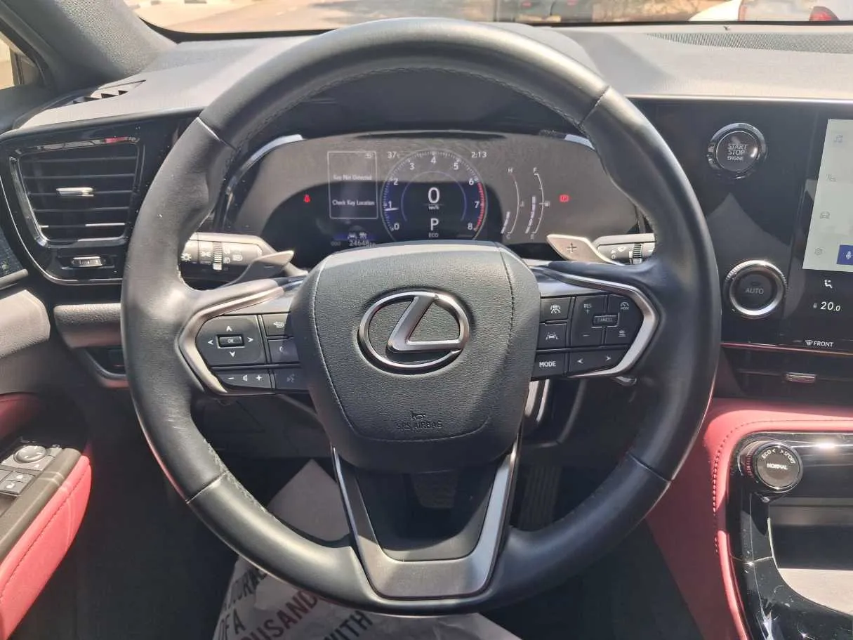 Car image 17