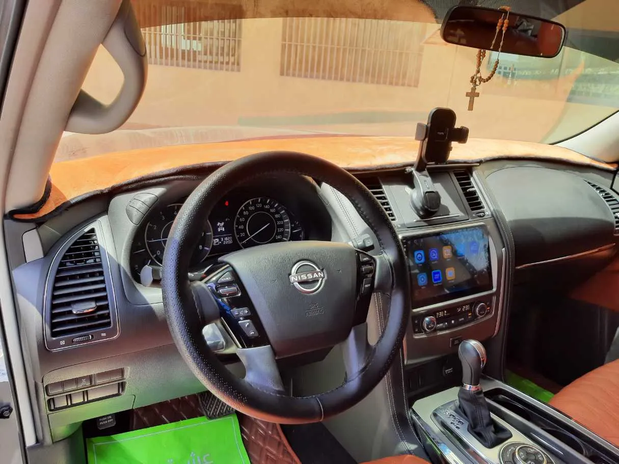 Car image 11