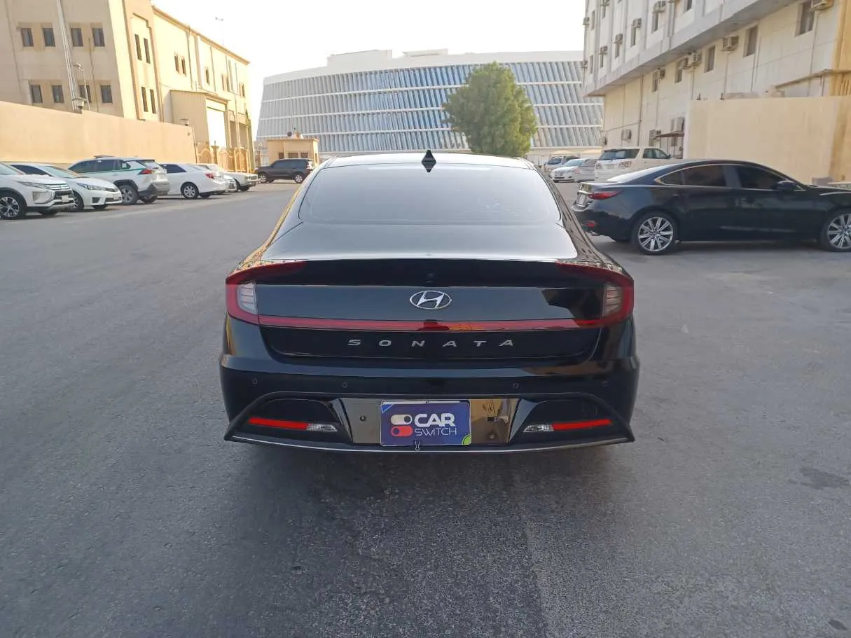 Car image 6
