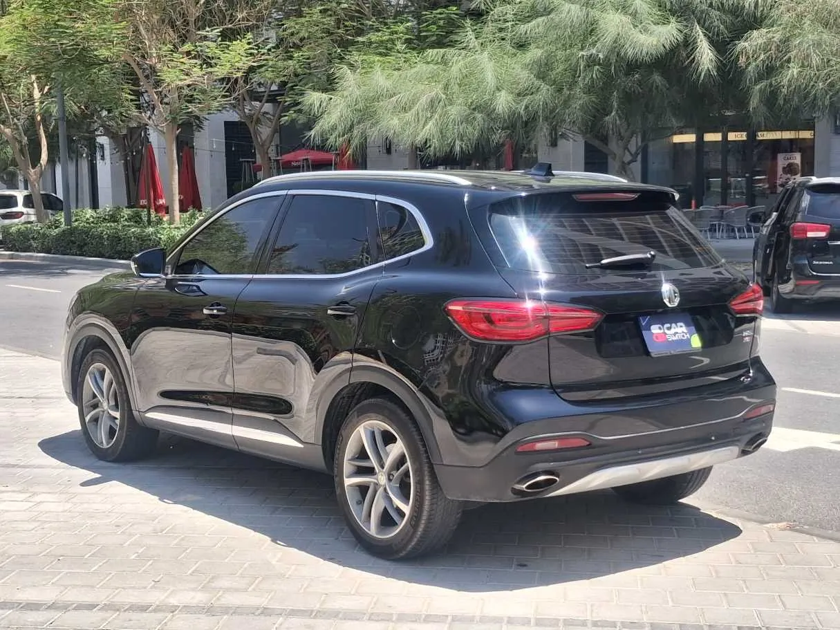 Car image 7
