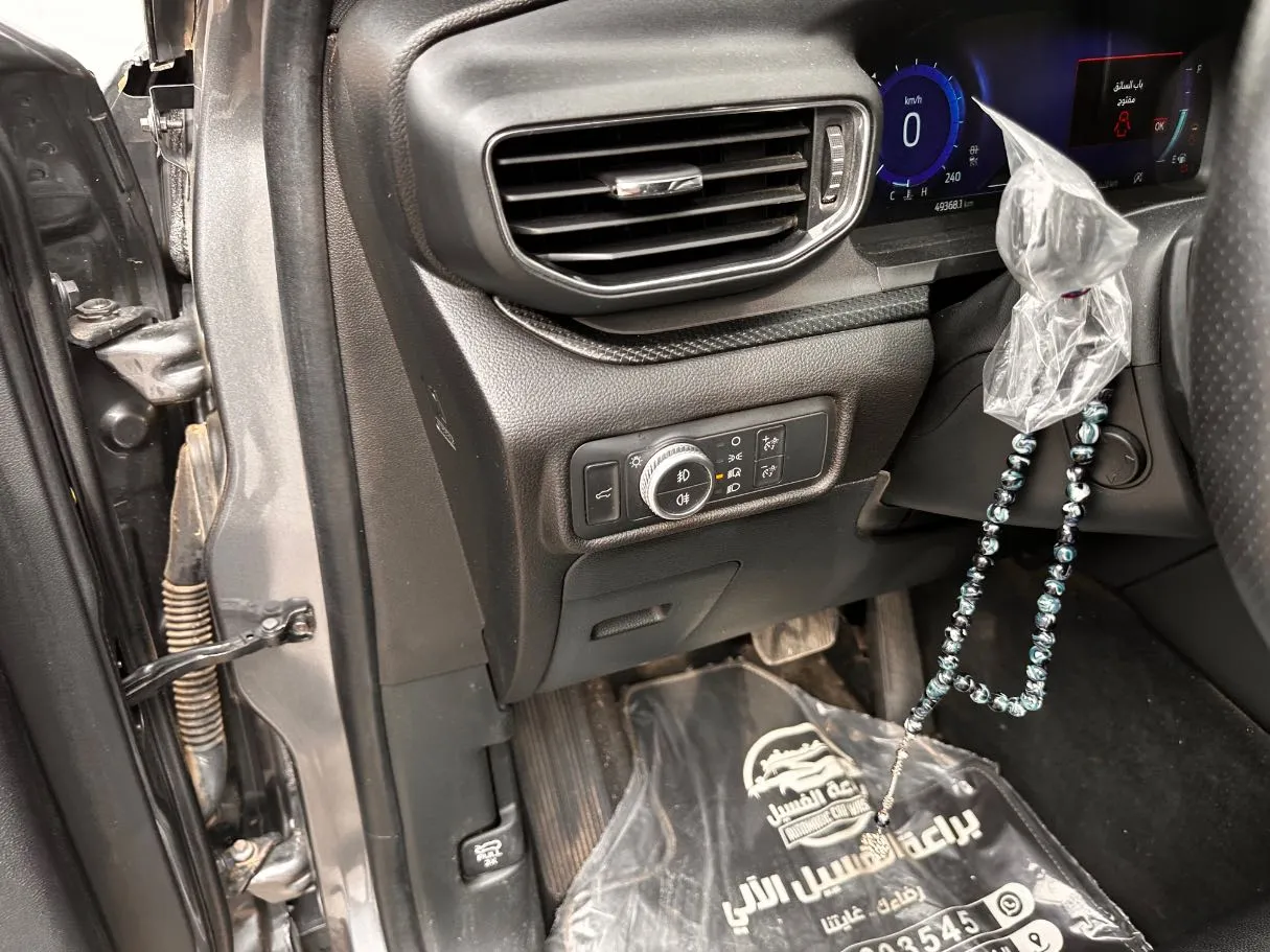 Car image 35